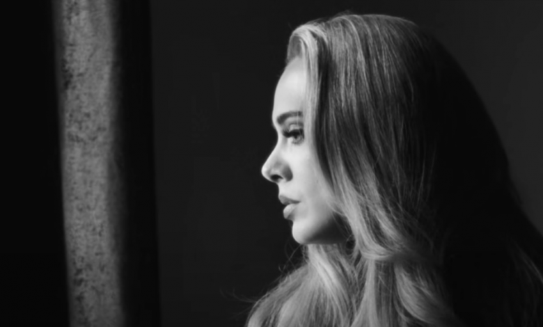 Photo of Adele, il nuovo singolo “Easy on me” è già un successo