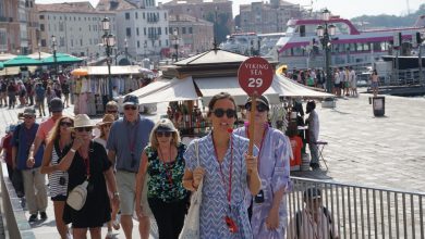 Photo of Gruppi turistici più piccoli a Venezia e stop agli altoparlanti